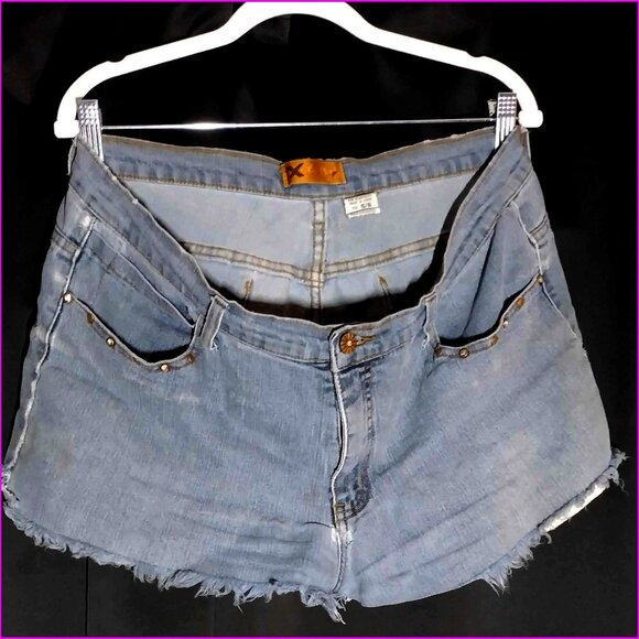 size 15/16 X-tasy daisy duke cut off shorts - Picture 2 of 4